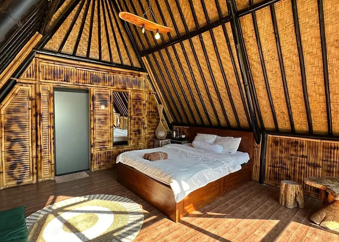 Bamboo Mount Batur And Hot Spring 招待所 3*