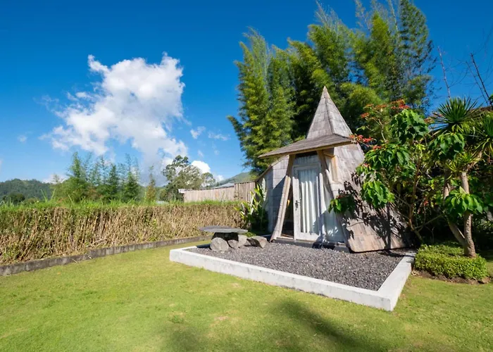 Bamboo Mount Batur And Hot Spring 招待所 3*
