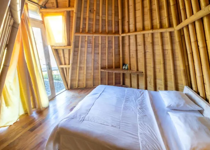 Bamboo Mount Batur And Hot Spring 招待所